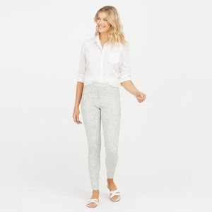NWT SPANX  ankle Jean-ish® Leggings size M color speckled grey/white